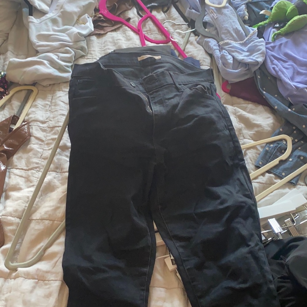 Black Levi’s jeans black wash color